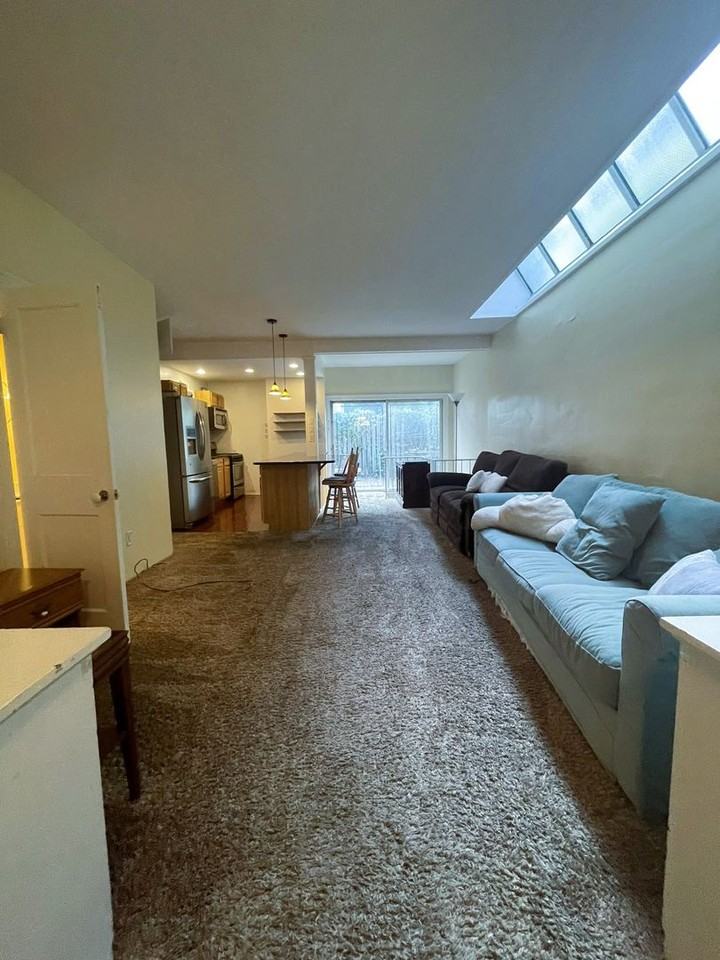 403 South Division Street - Photo 6 of 32