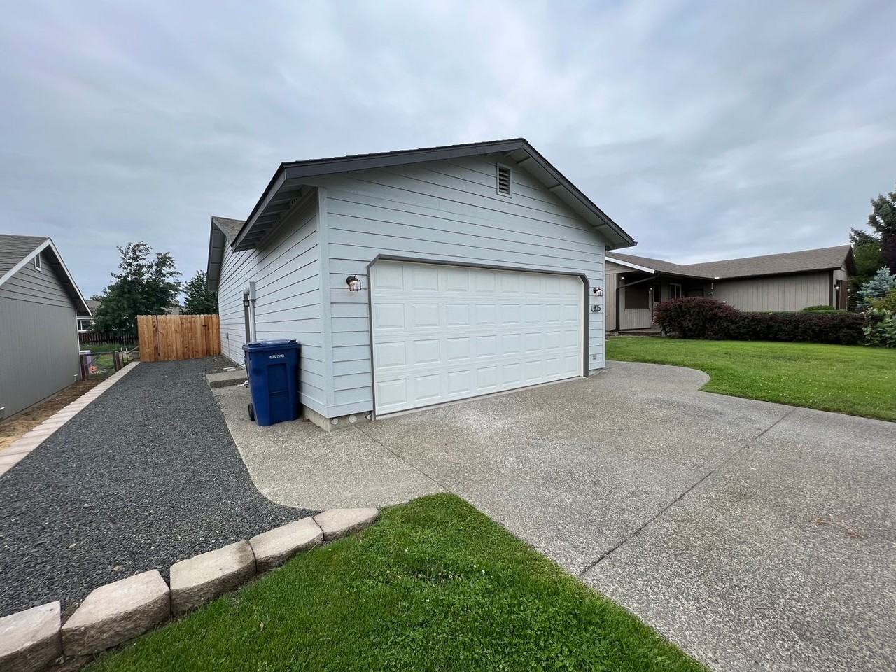 805 E White Birch Ave - Photo 4 of 25