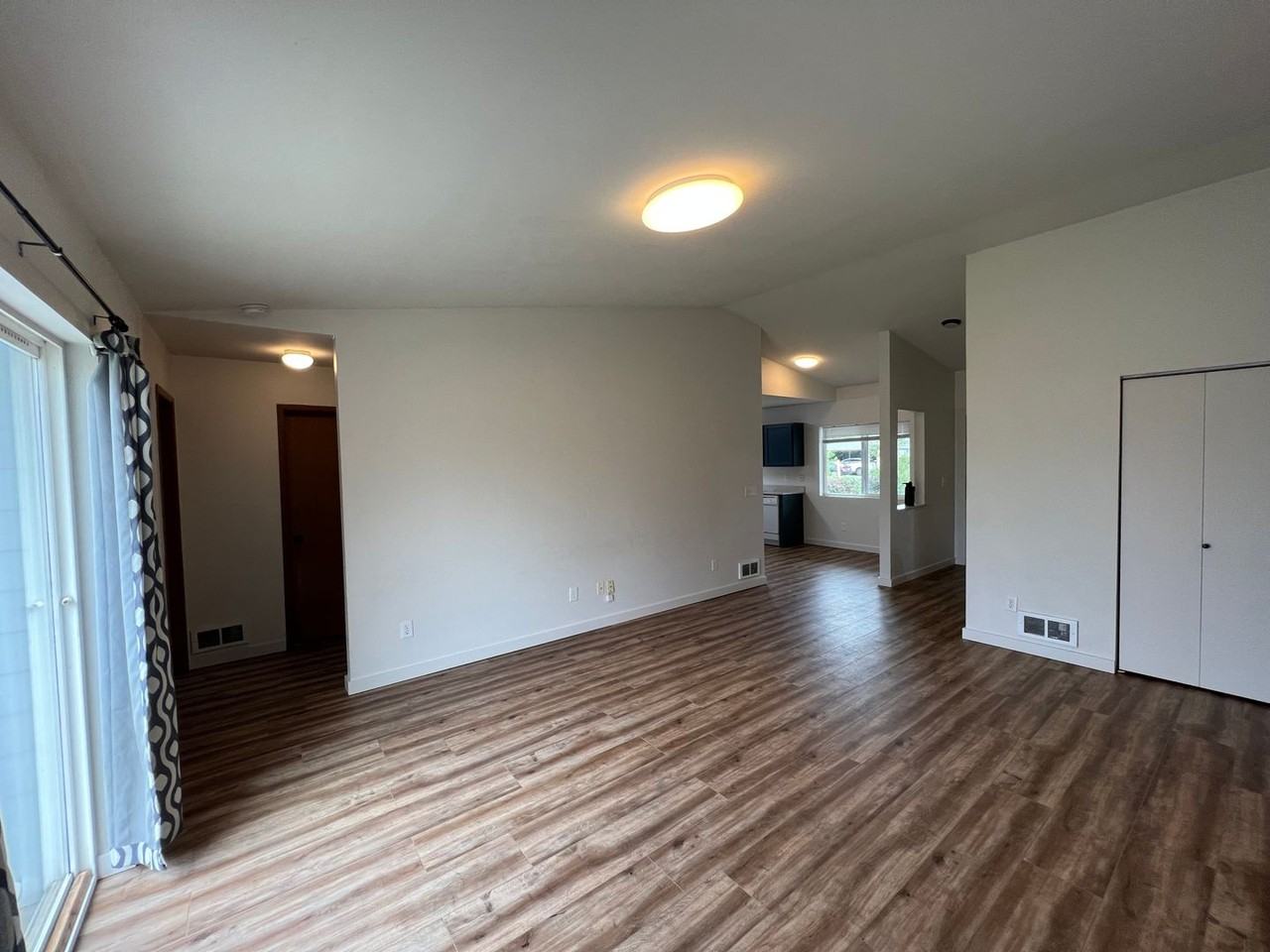 805 E White Birch Ave - Photo 6 of 25