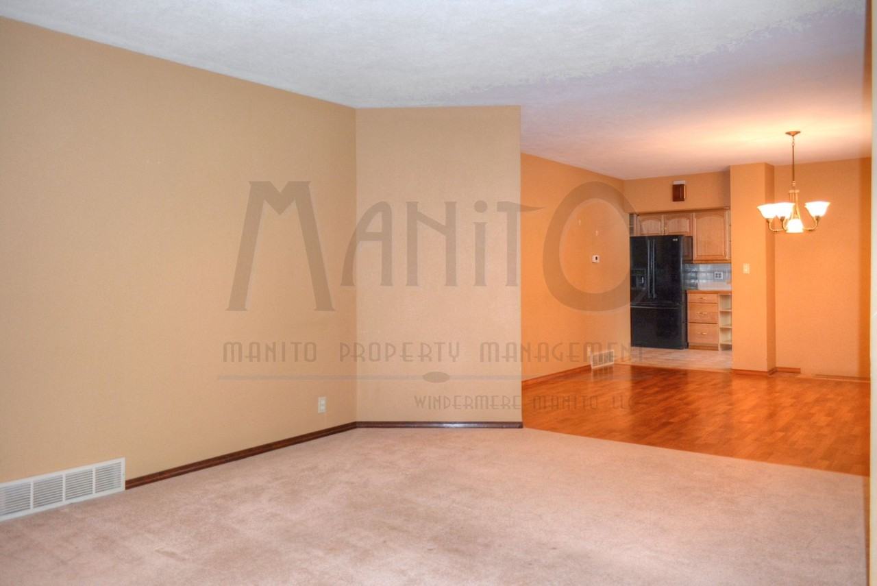 724 E Brentwood Dr - Photo 4 of 36