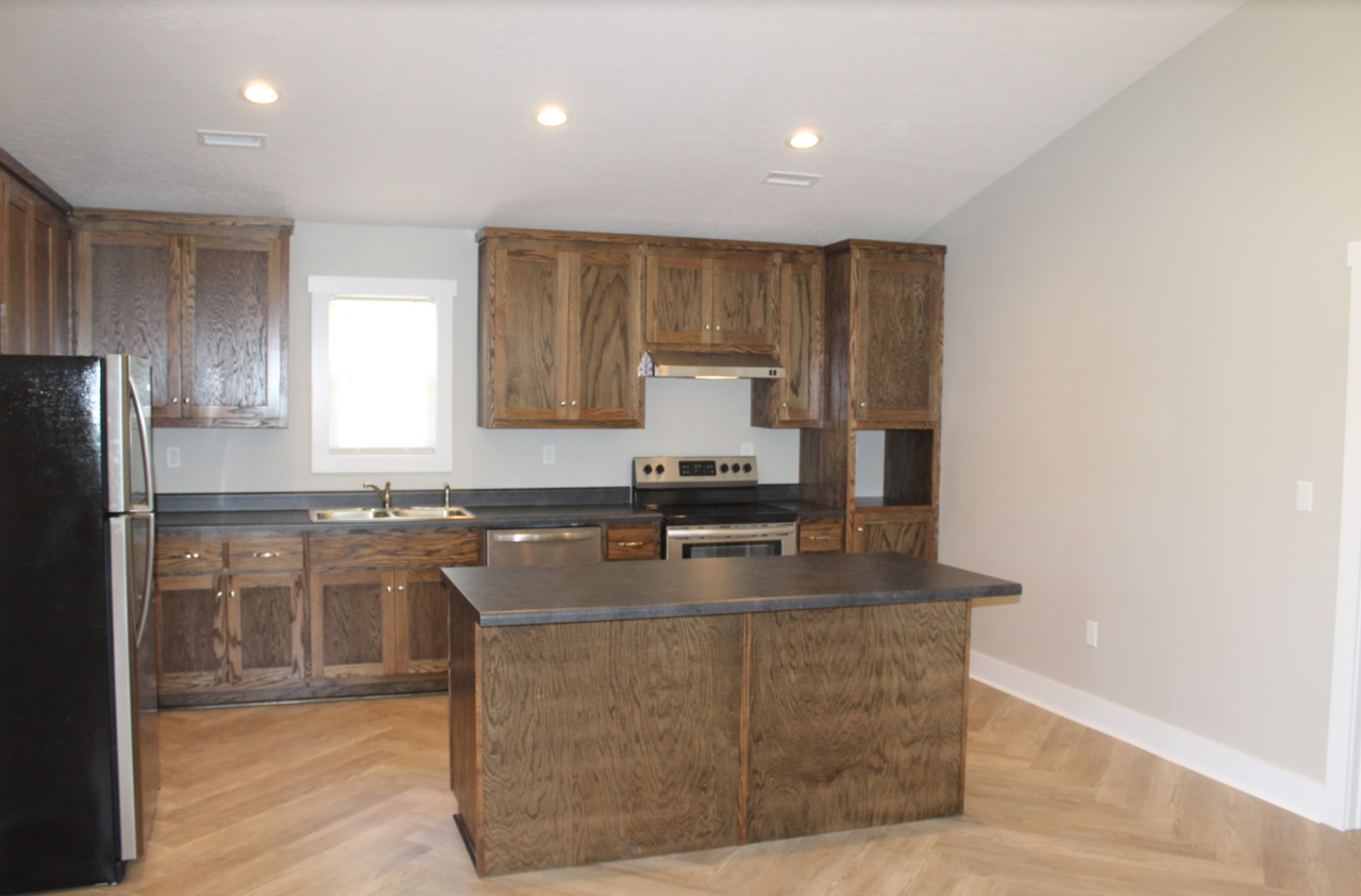 701 4th Ave Ne - Photo 2 of 15