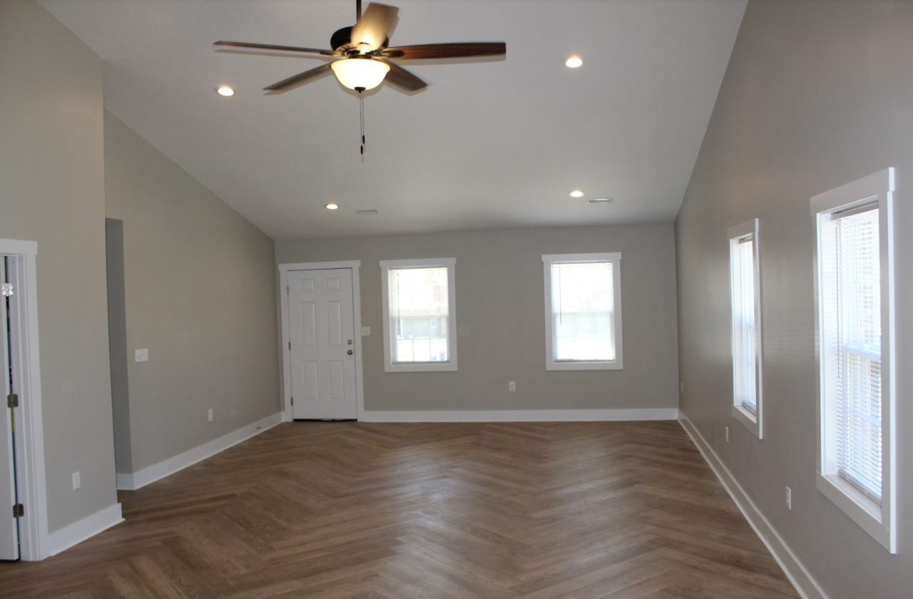 701 4th Ave Ne - Photo 4 of 15