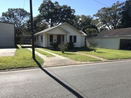 featured image of 220 Goldman St