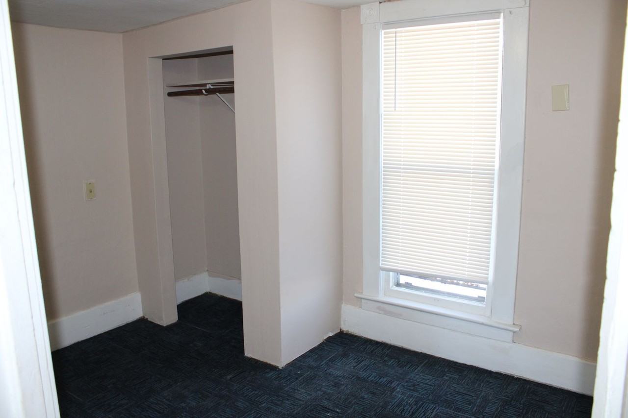 715 N 4th St - Photo 7 of 10