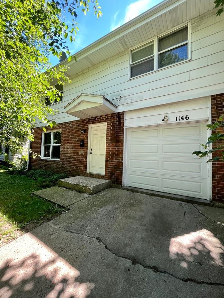 1146 Fairview Ave - Photo 2 of 10