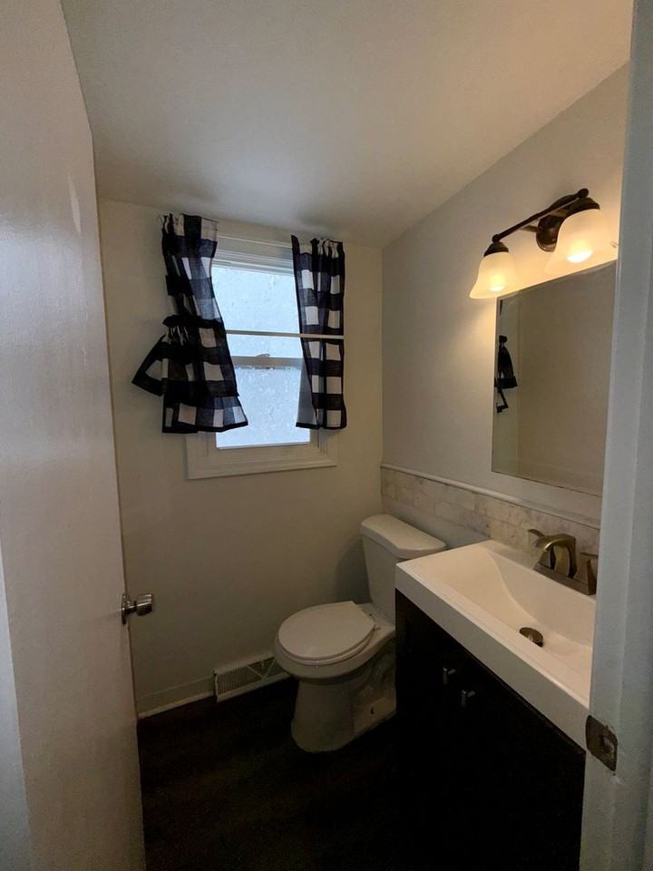 1146 Fairview Ave - Photo 4 of 10
