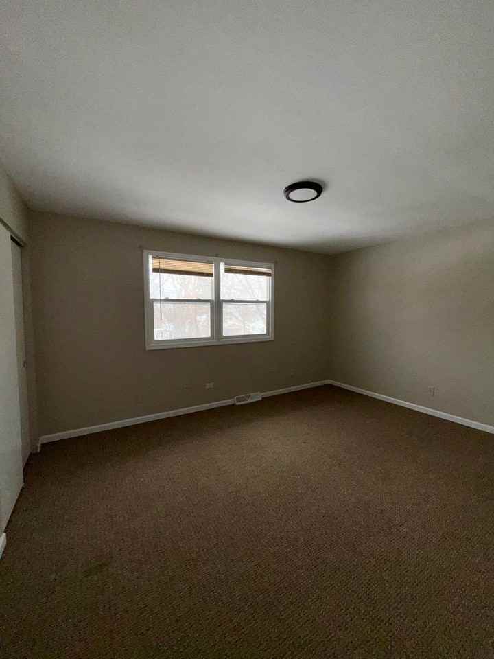 1146 Fairview Ave - Photo 6 of 10