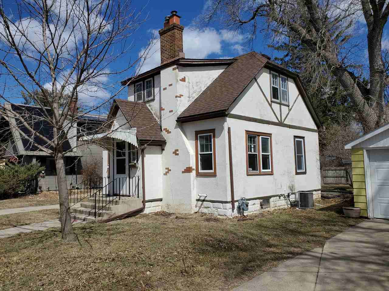 1102 3rd St Nw - Photo 2 of 17