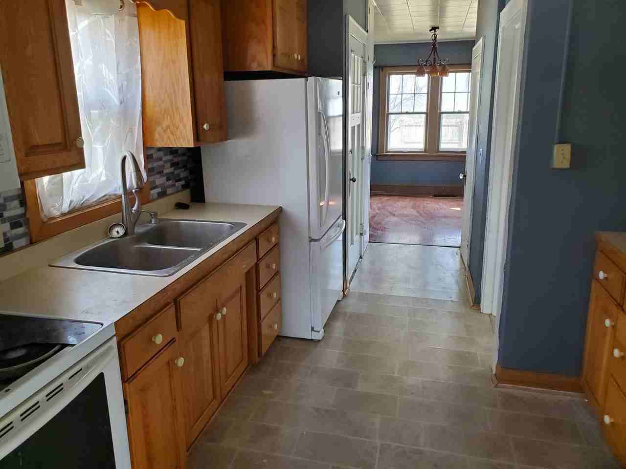 1102 3rd St Nw - Photo 7 of 17