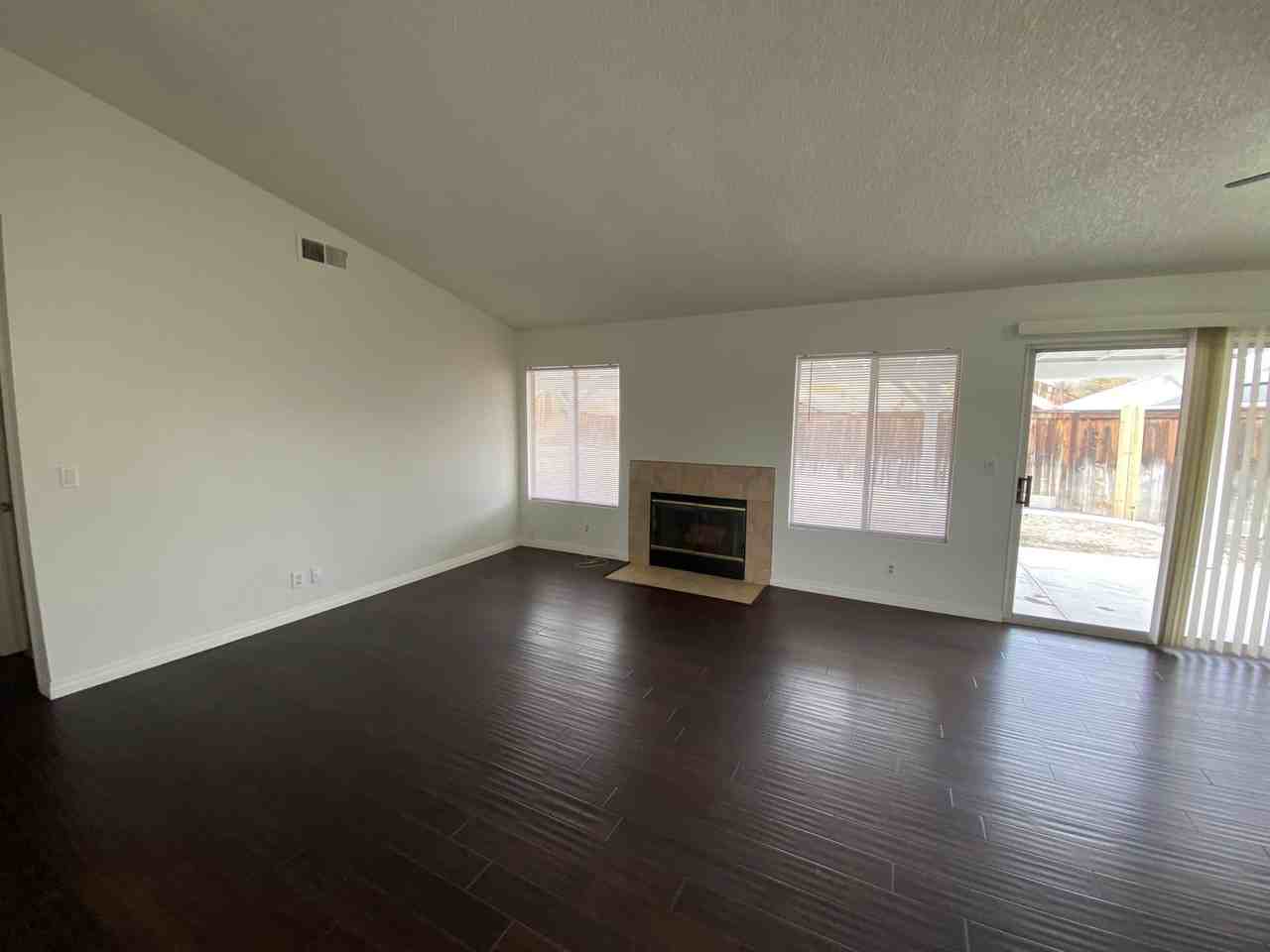 3840 Springfield Ct - Photo 3 of 14