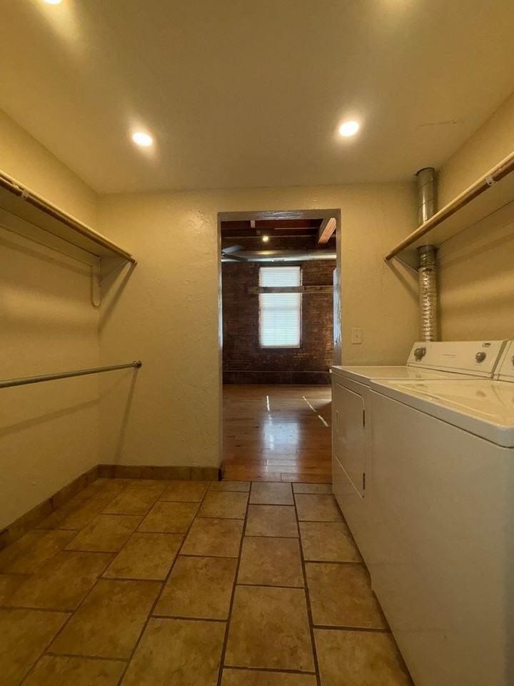 601 601 N National #229 - Photo 6 of 7