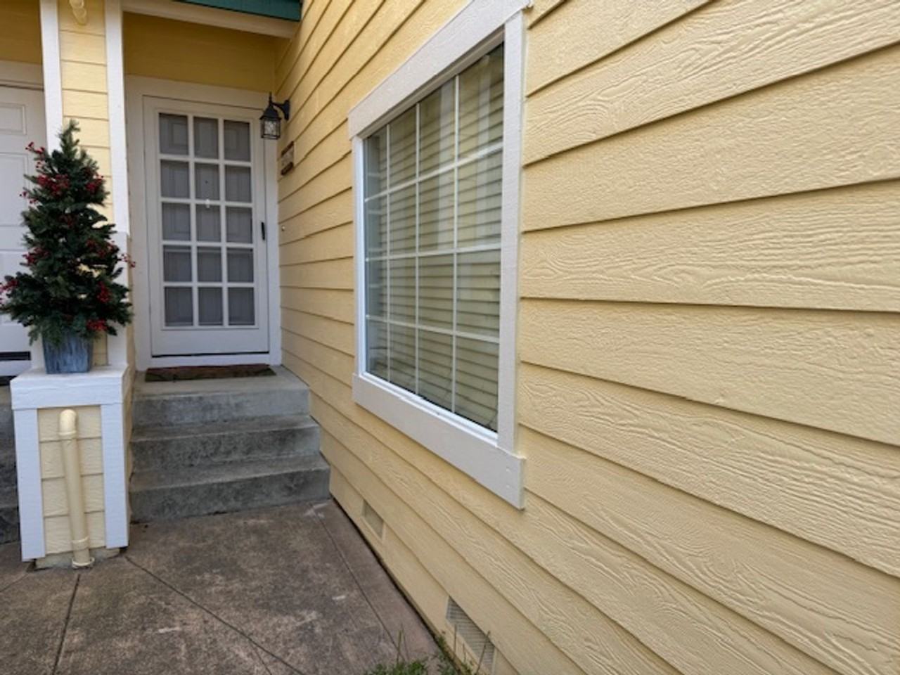 1461 Indianhead Cir - Photo 2 of 25