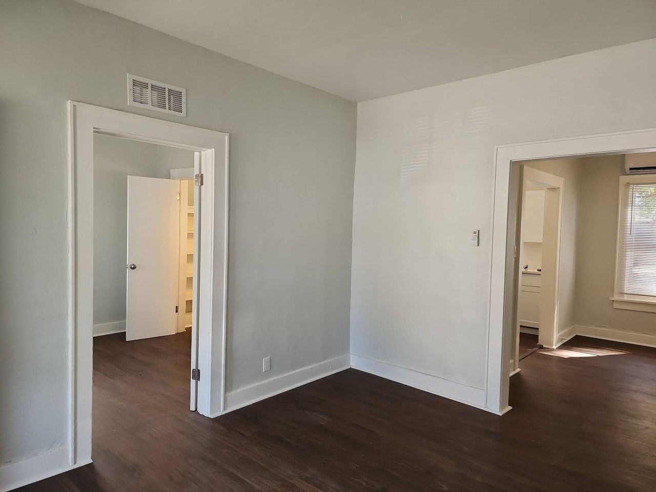 2944 Nw 13th St - Photo 3 of 15