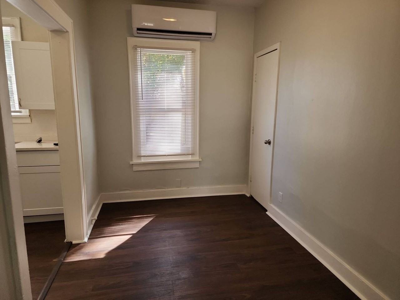 2944 Nw 13th St - Photo 4 of 16