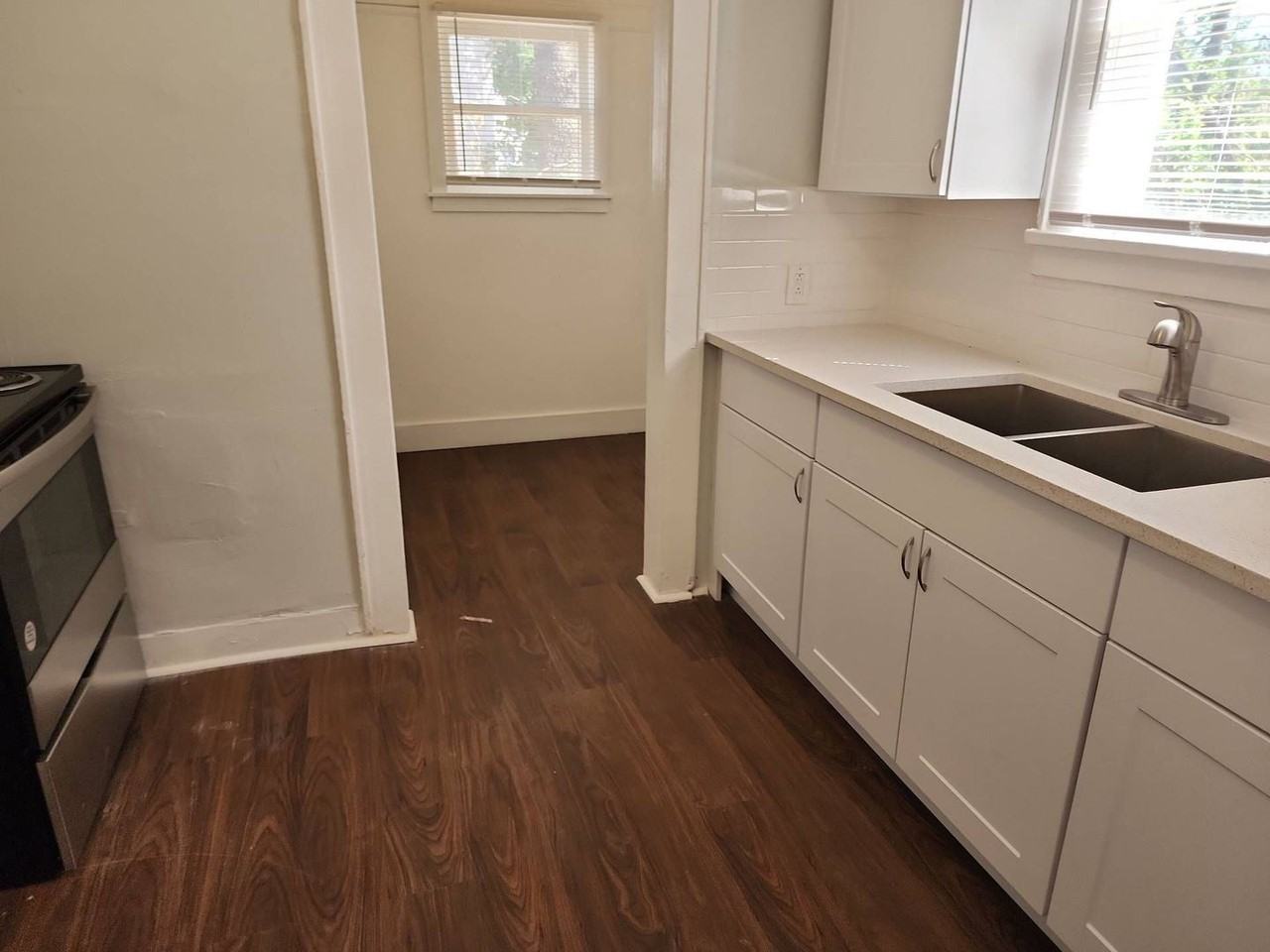 2944 Nw 13th St - Photo 6 of 16