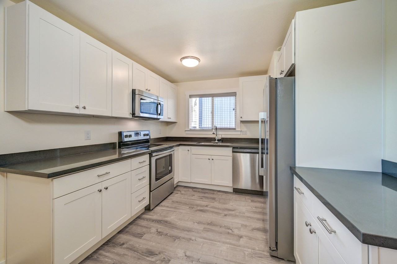 2516 S 286th Pl #C - Photo 5 of 16