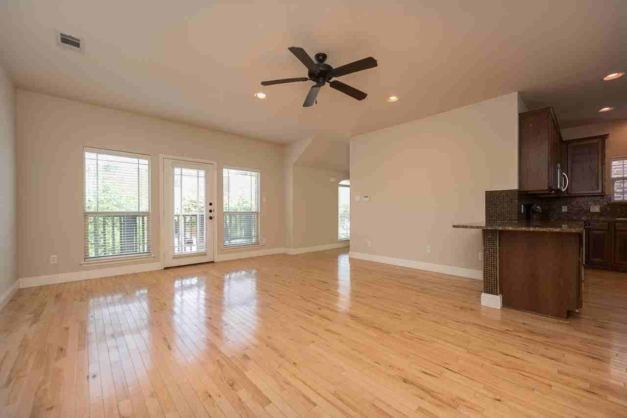 2930 Forest Park Blvd - Photo 2 of 9