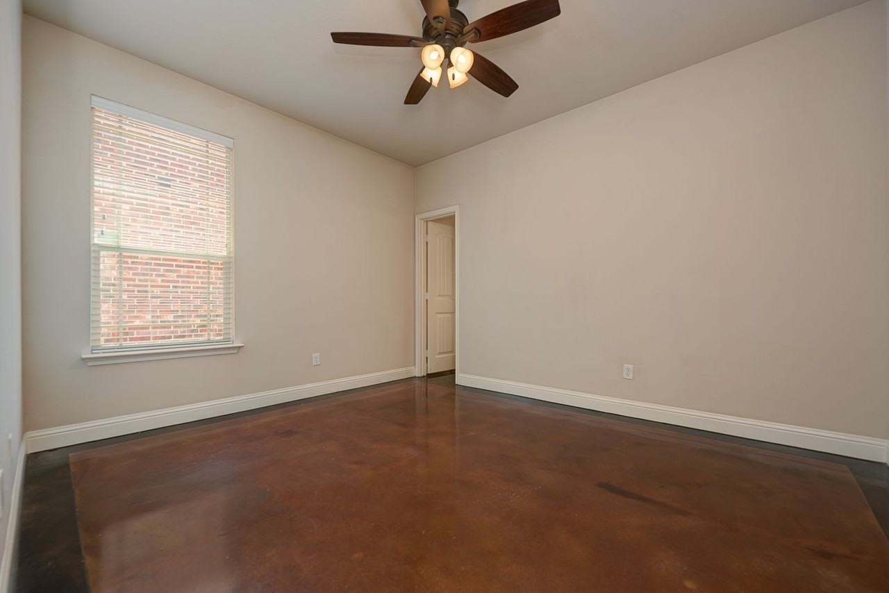 2930 Forest Park Blvd - Photo 7 of 9