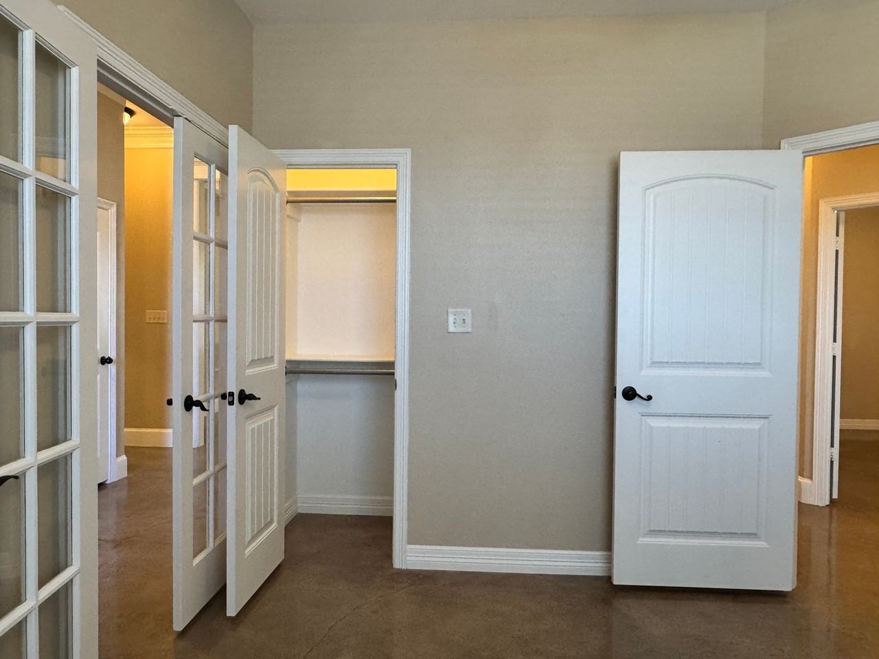 7357 Flat Rock Ln - Photo 6 of 31