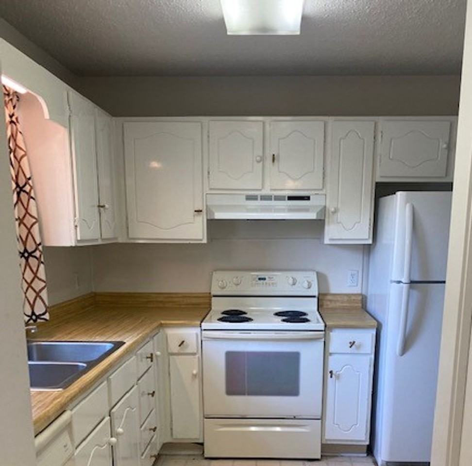 3841 Overton Manor Ln - Photo 3 of 6