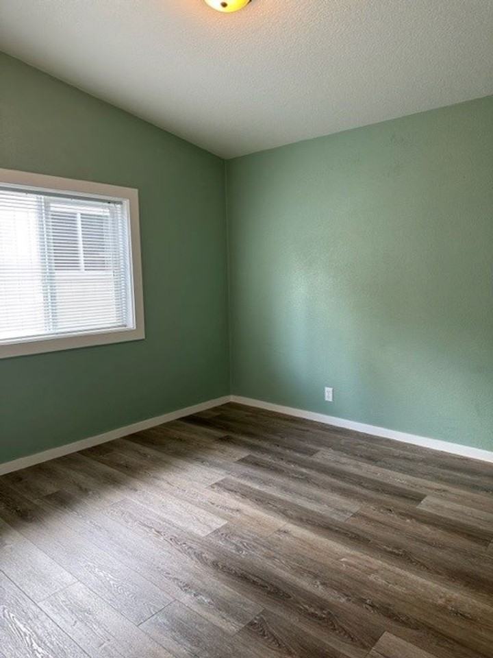 334 Se Hazel St - Photo 6 of 14