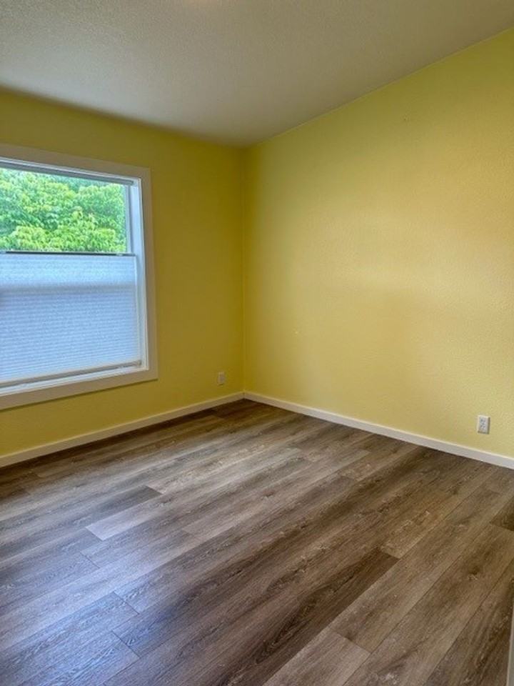 334 Se Hazel St - Photo 7 of 14
