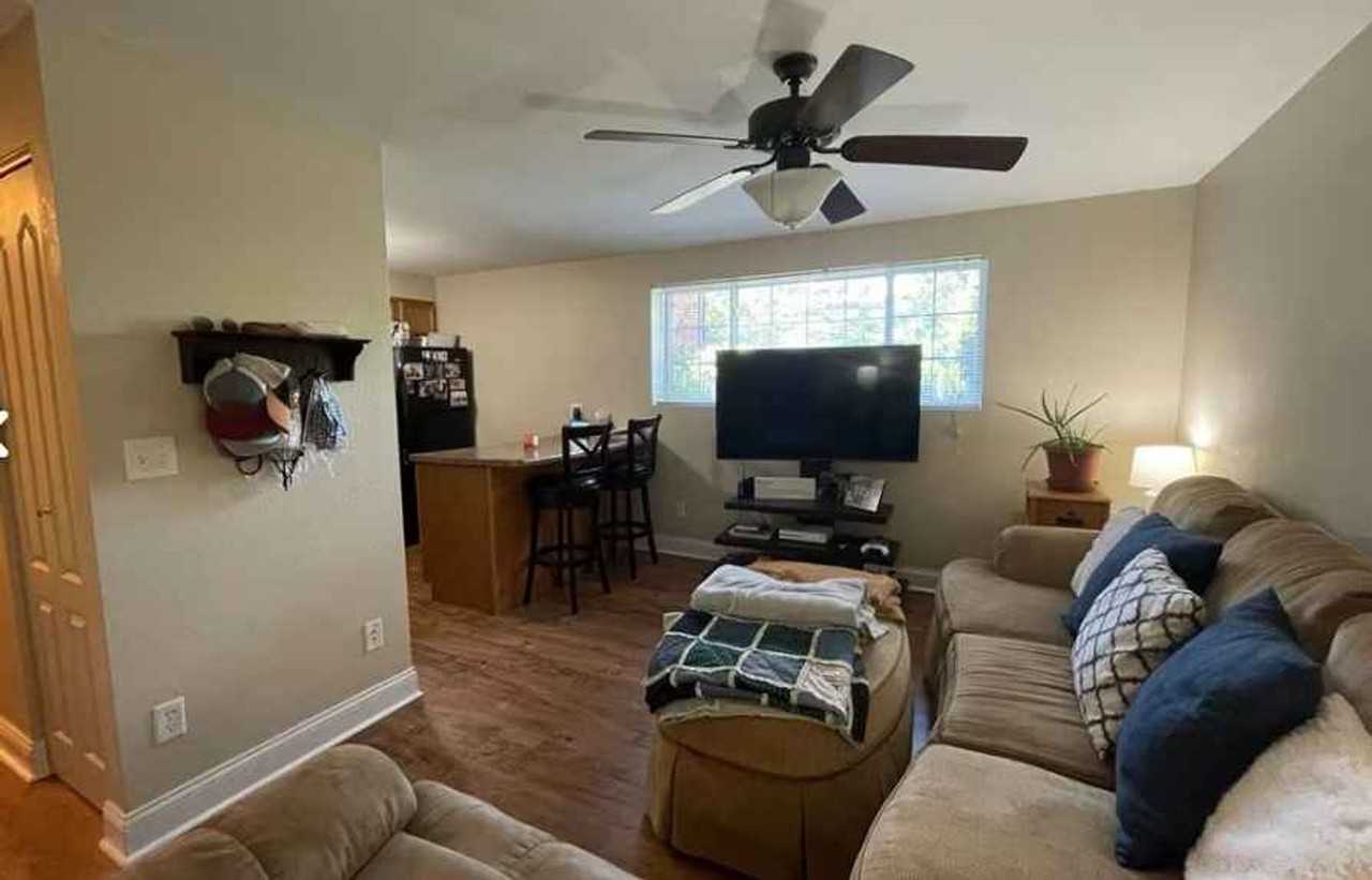 500 Grandview Ct - Photo 3 of 8