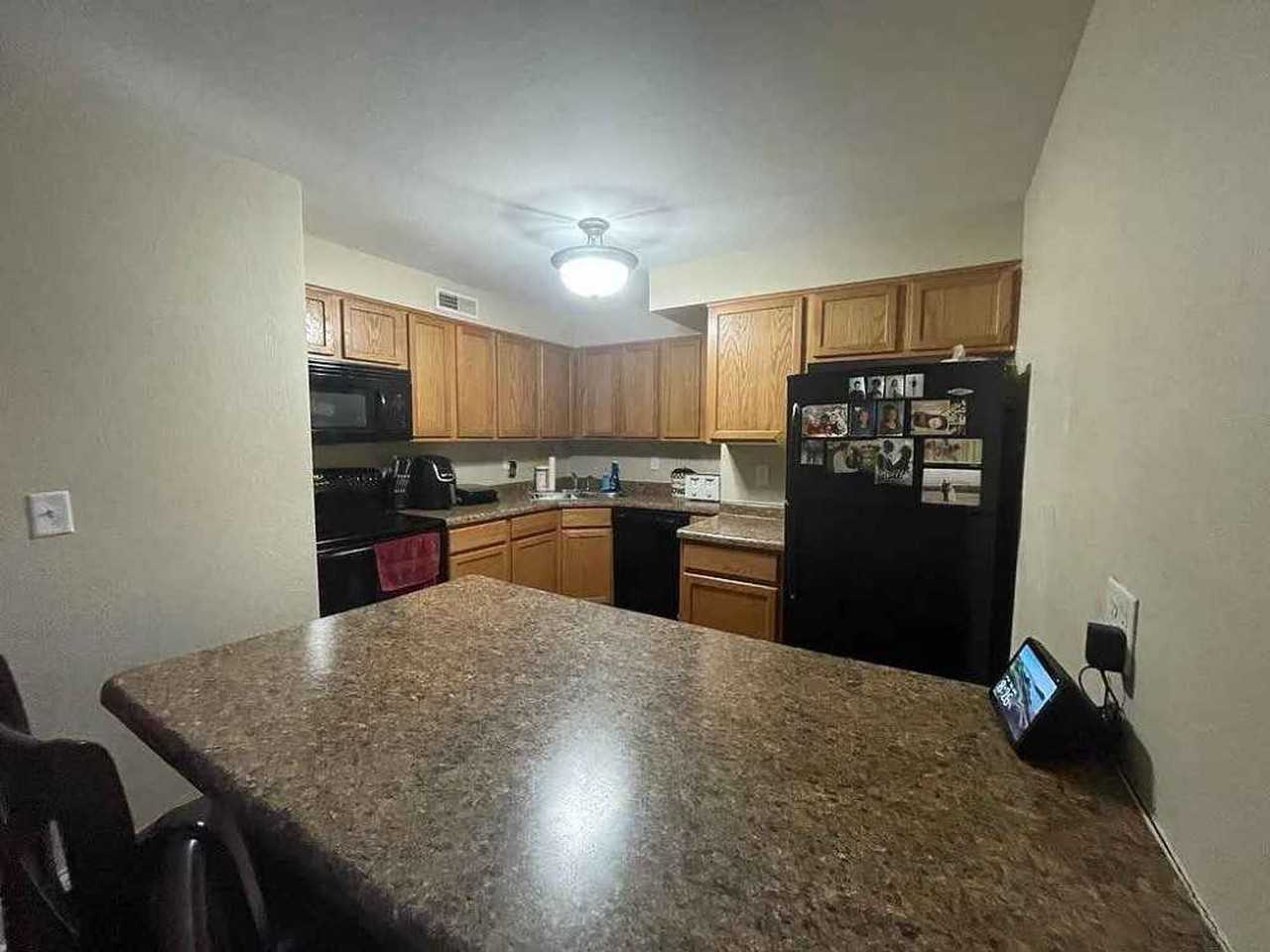 500 Grandview Ct - Photo 4 of 8