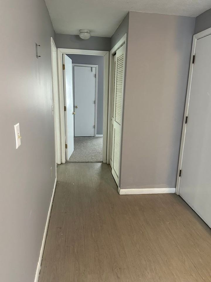 1217 E Jackson St - Photo 2 of 6