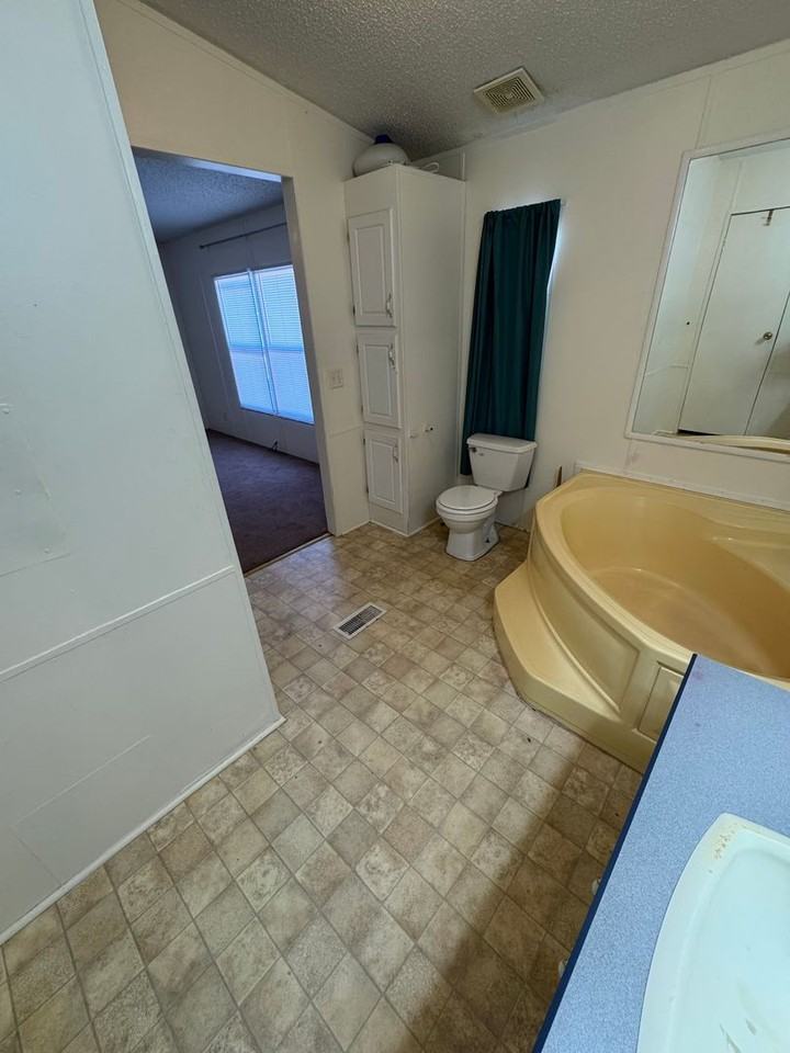 1004 Pennsylvania Ave Nw - Photo 5 of 14