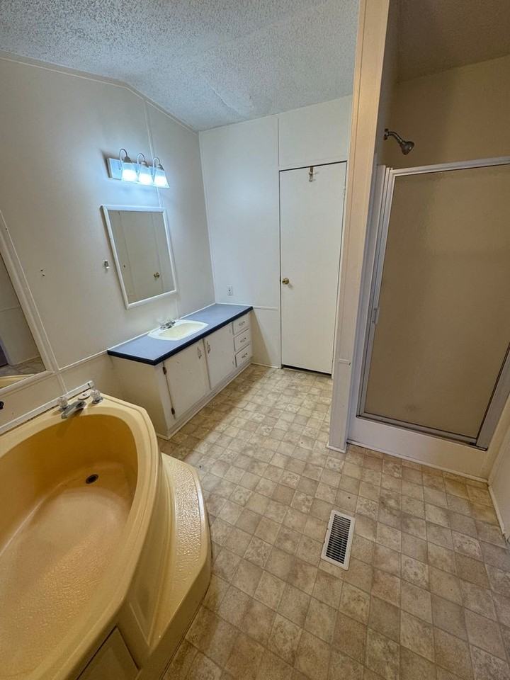 1004 Pennsylvania Ave Nw - Photo 6 of 14