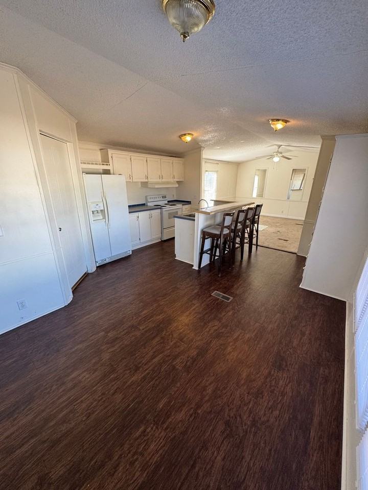1004 Pennsylvania Ave Nw - Photo 3 of 14