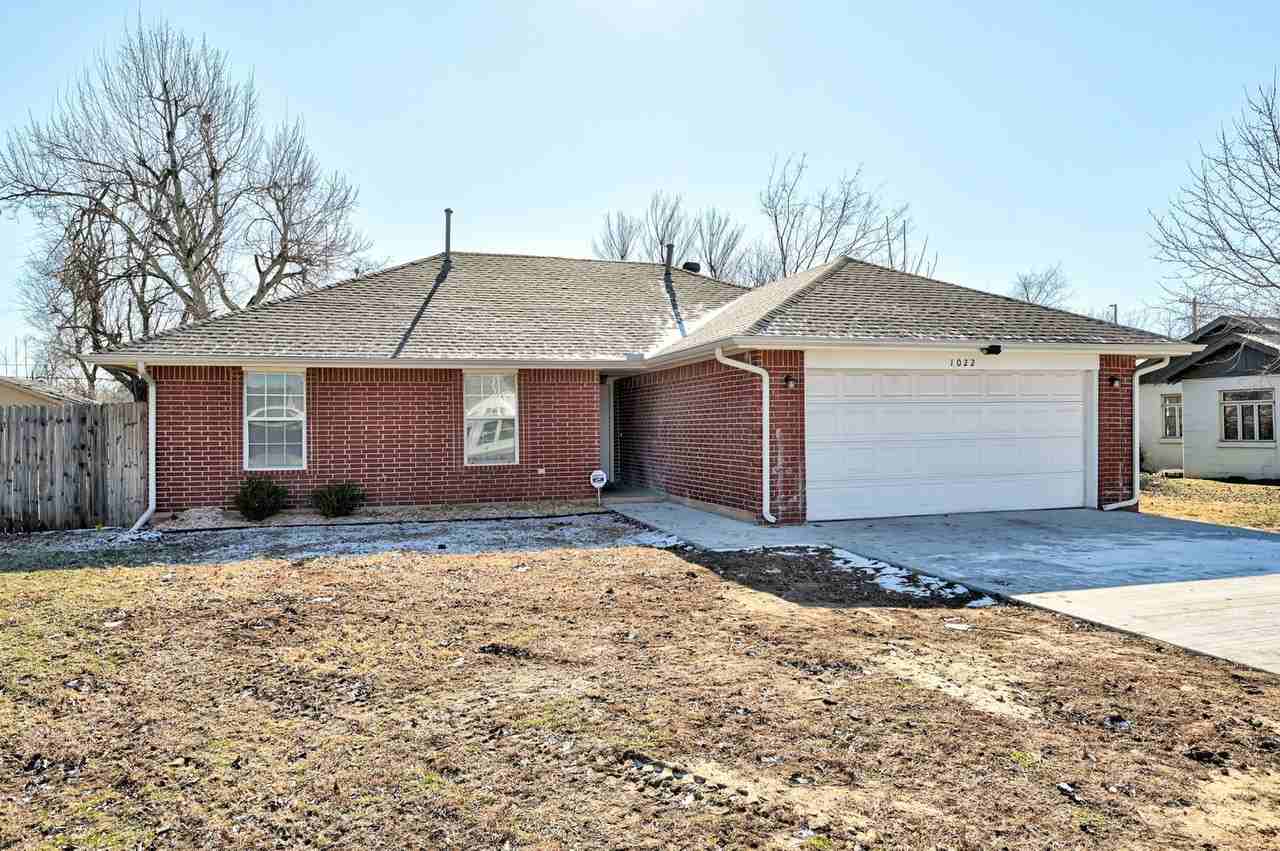 1022 Nw 100th St - Photo 3 of 31
