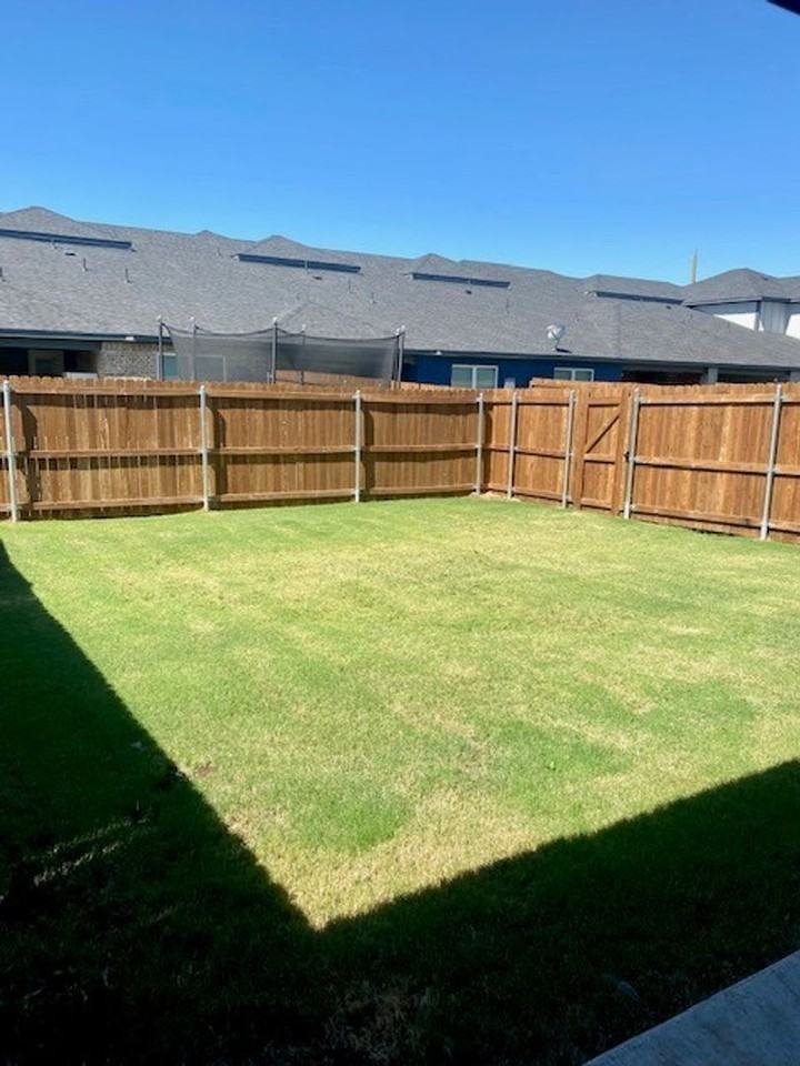 395 Hampton Pl - Photo 4 of 10