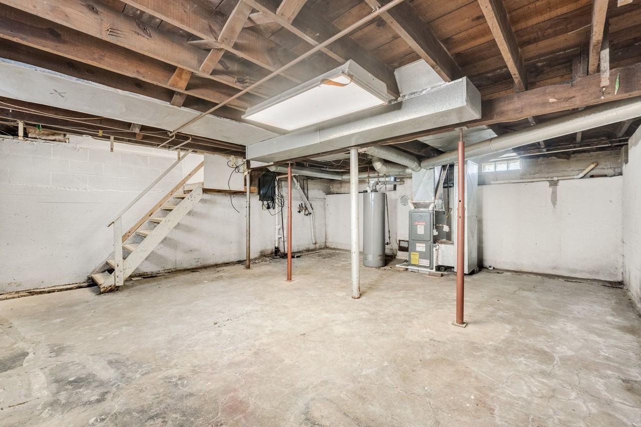 1721 3rd St - Photo 5 of 29