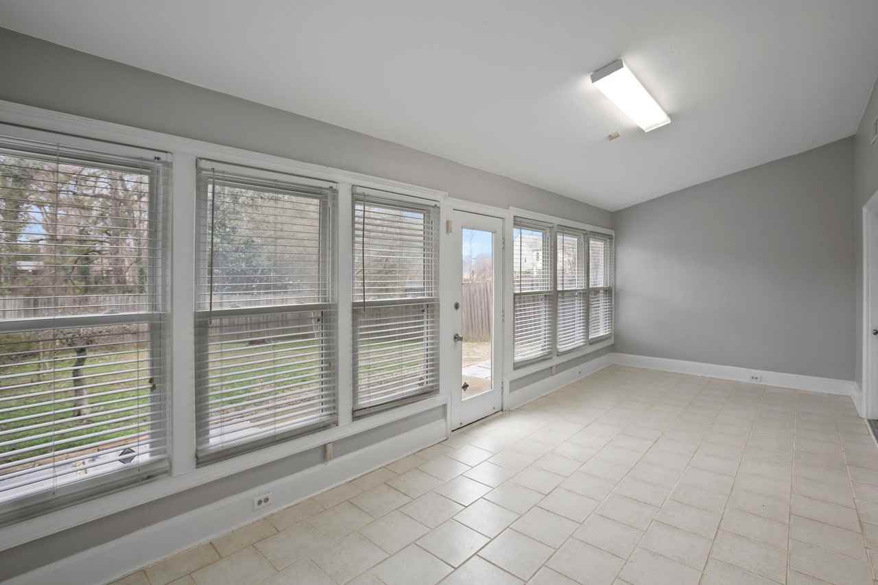 245 Towergate Pl - Photo 5 of 24