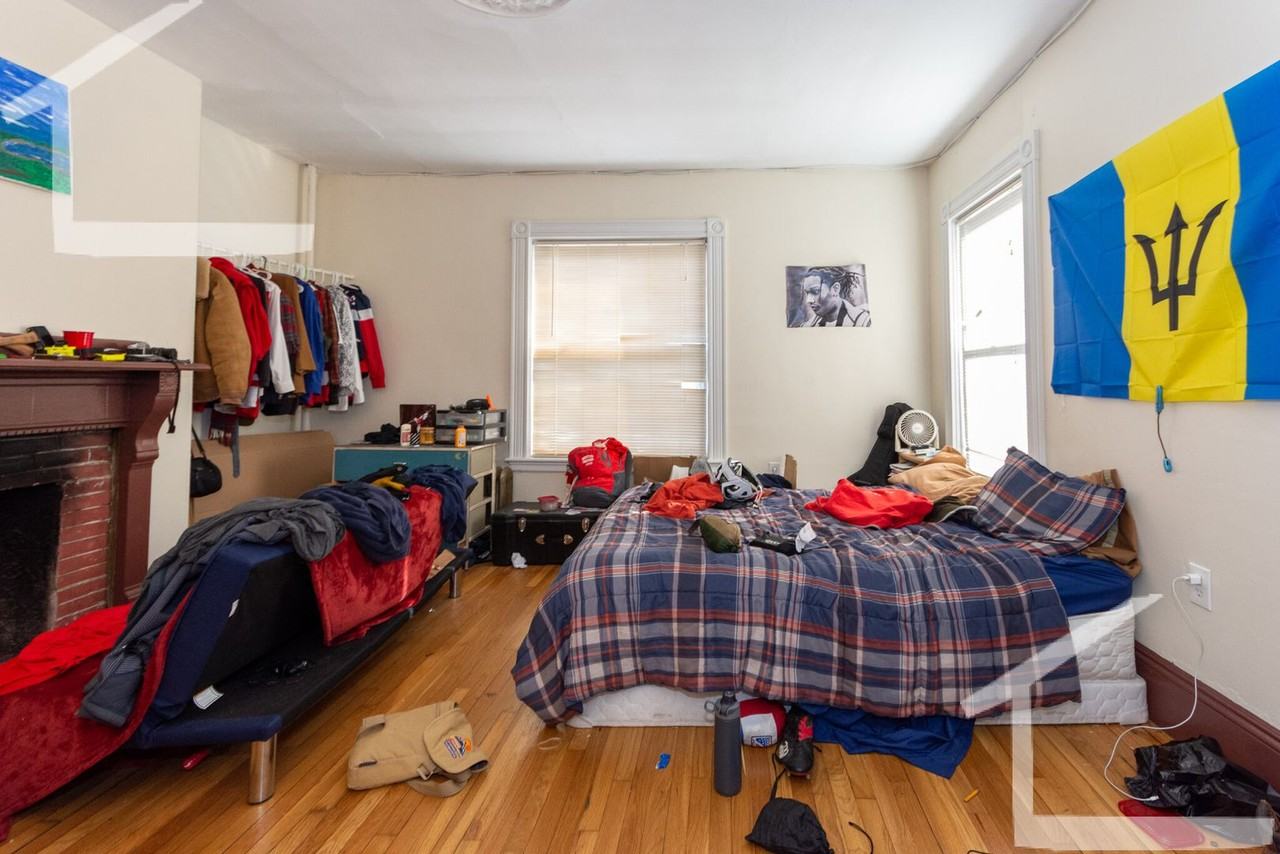 22 Pratt St - Photo 4 of 11