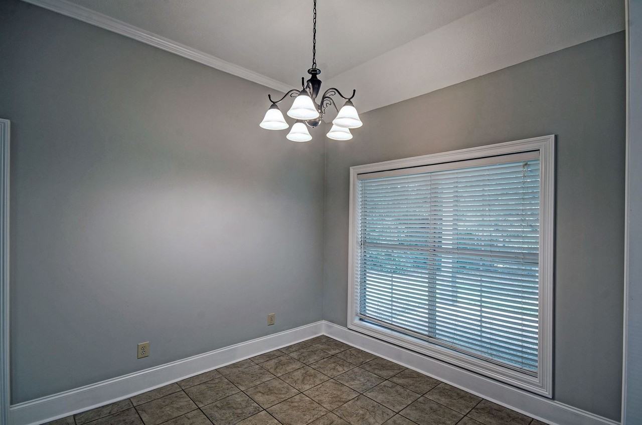 123 Cedar Green Dr - Photo 4 of 24