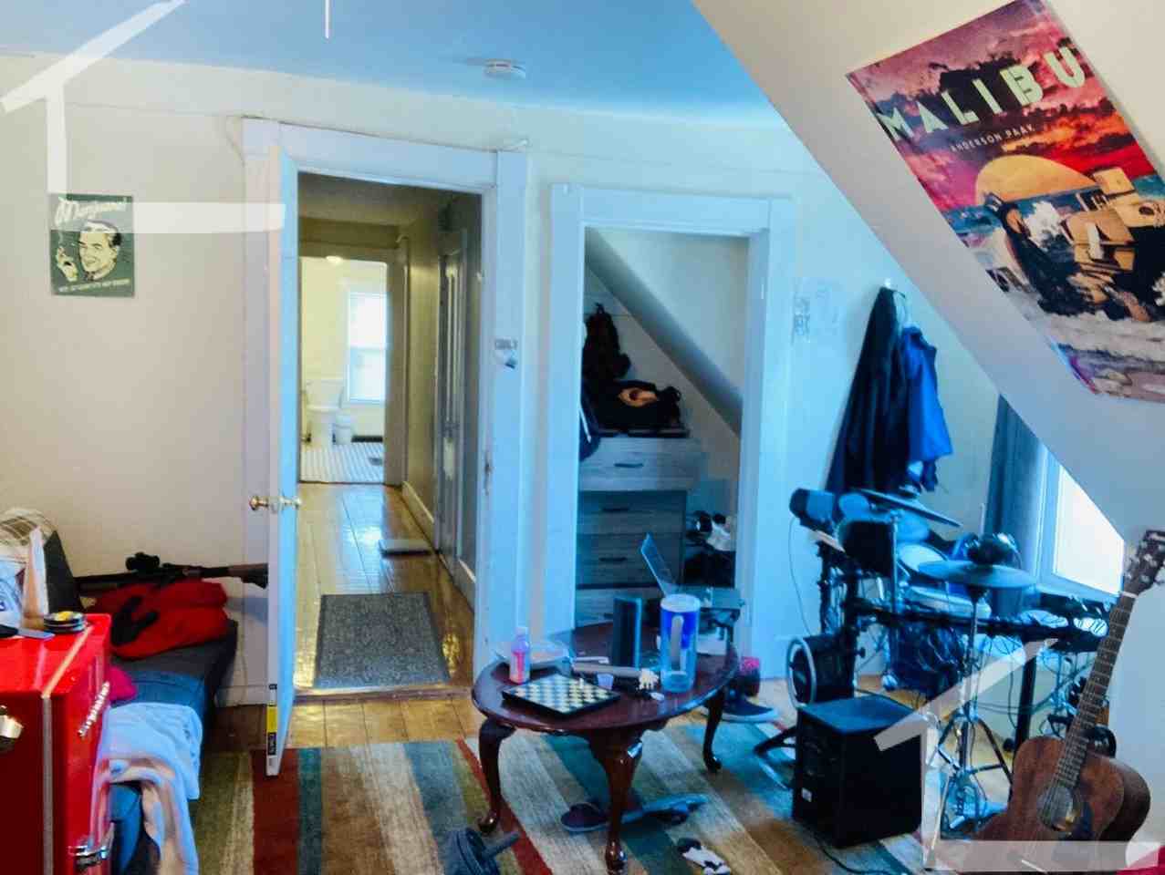 16 Pratt St - Photo 6 of 13