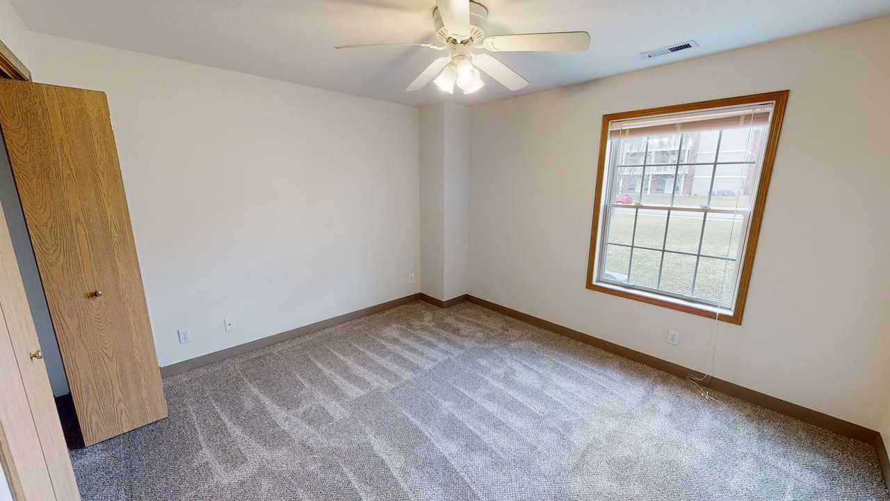 1324 Mayfield - Photo 4 of 18