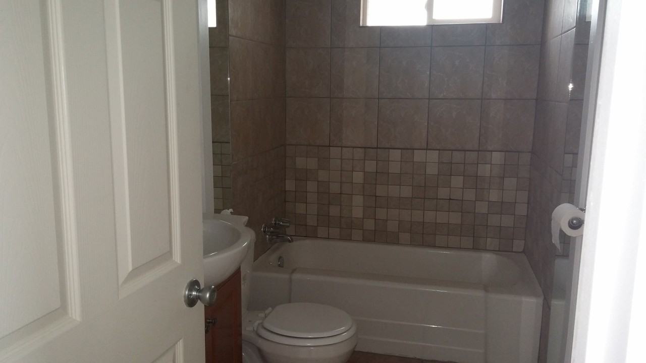 2008 Madison St - Photo 3 of 7