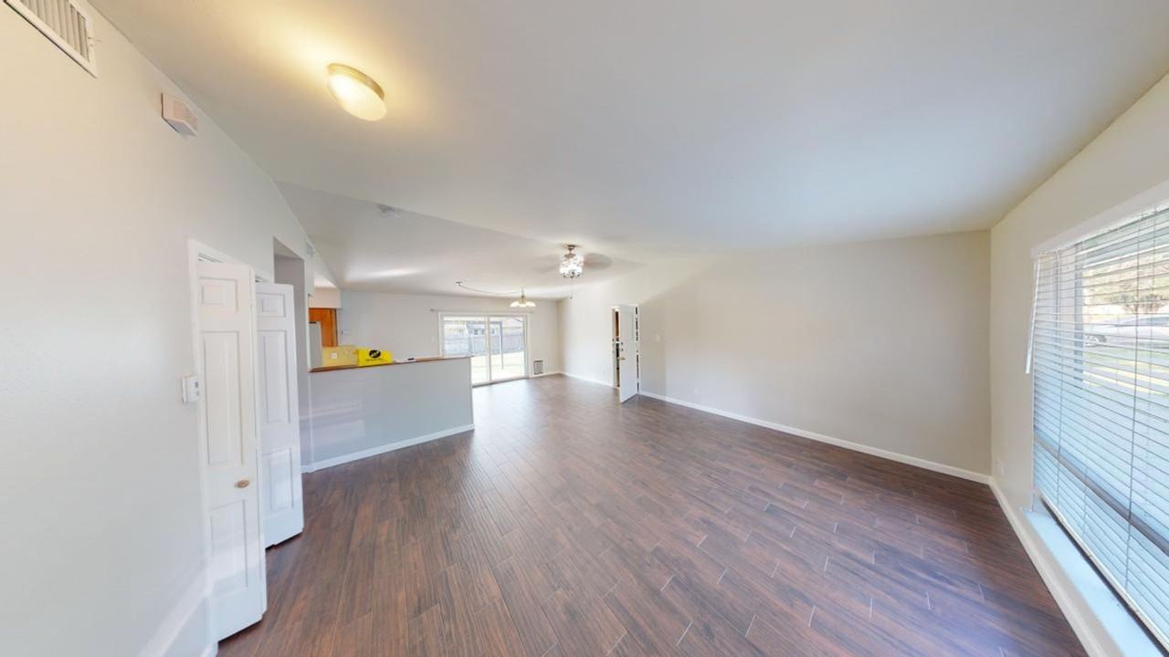 8202 Renton Dr - Photo 3 of 18