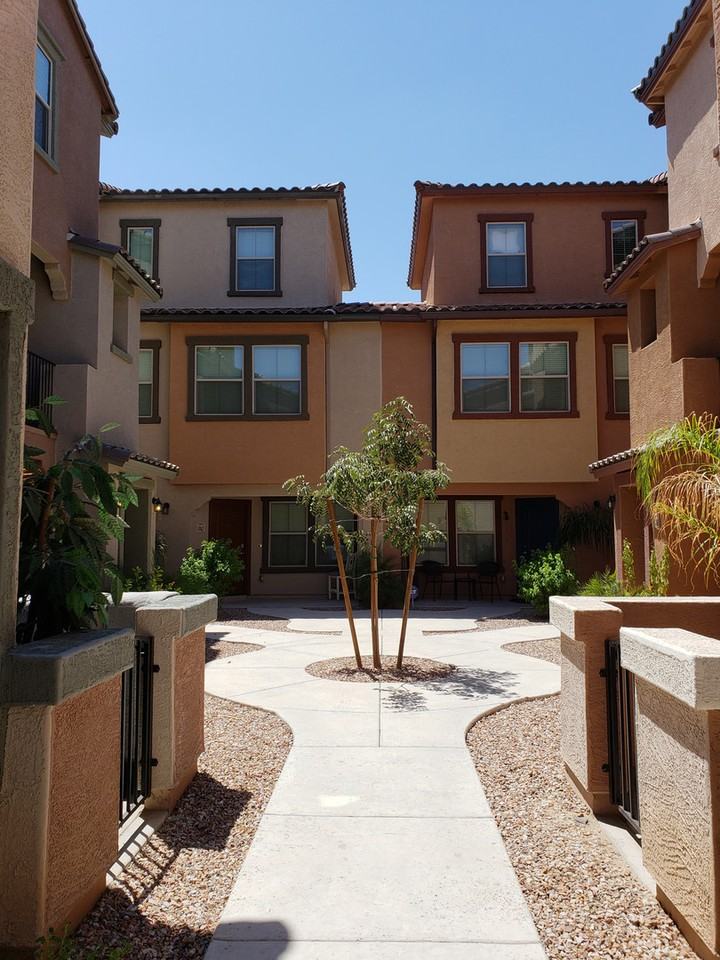 1808 N 77th Gln - Photo 2 of 29