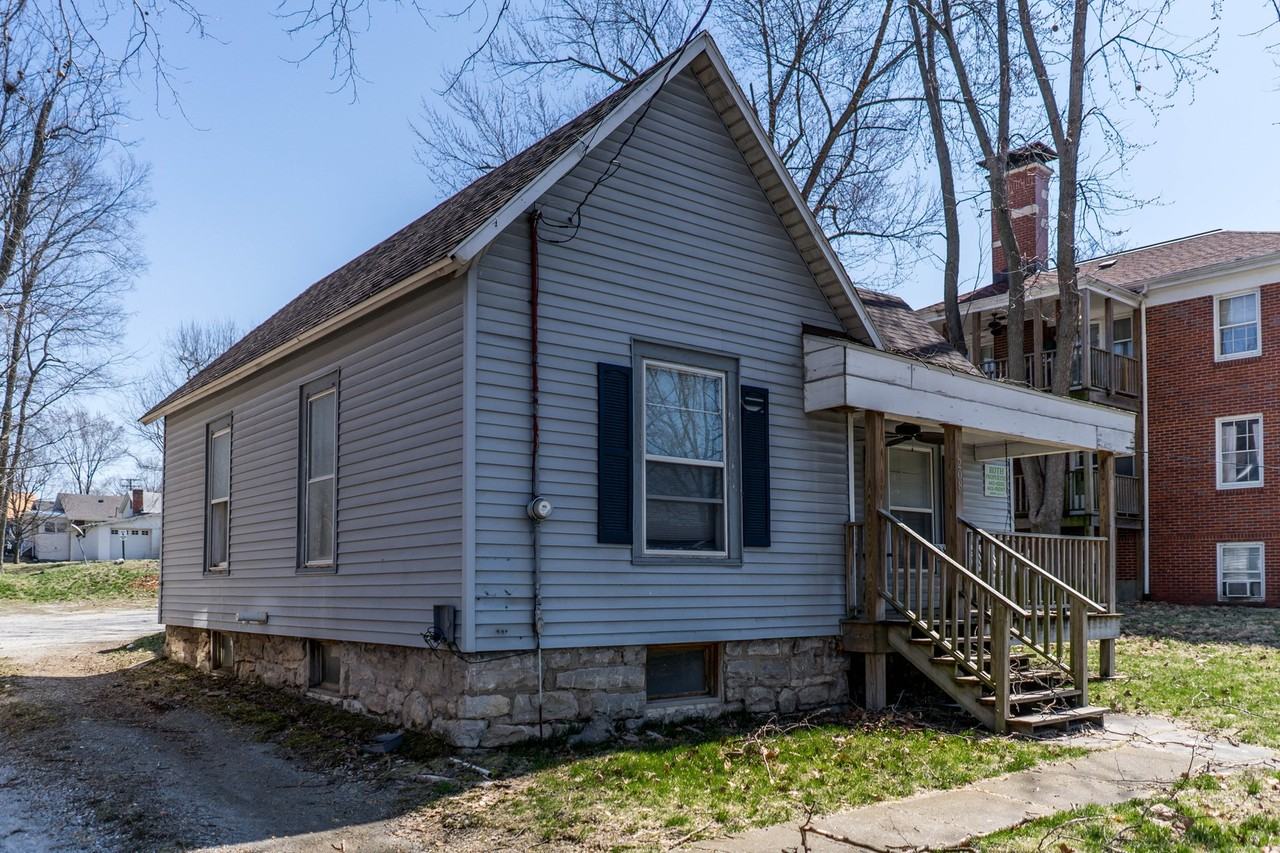 208 N College Ave - Photo 2 of 27