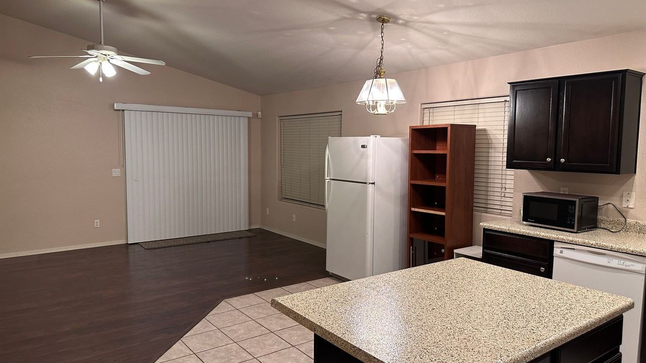 1616 W Kesler Ln - Photo 3 of 12