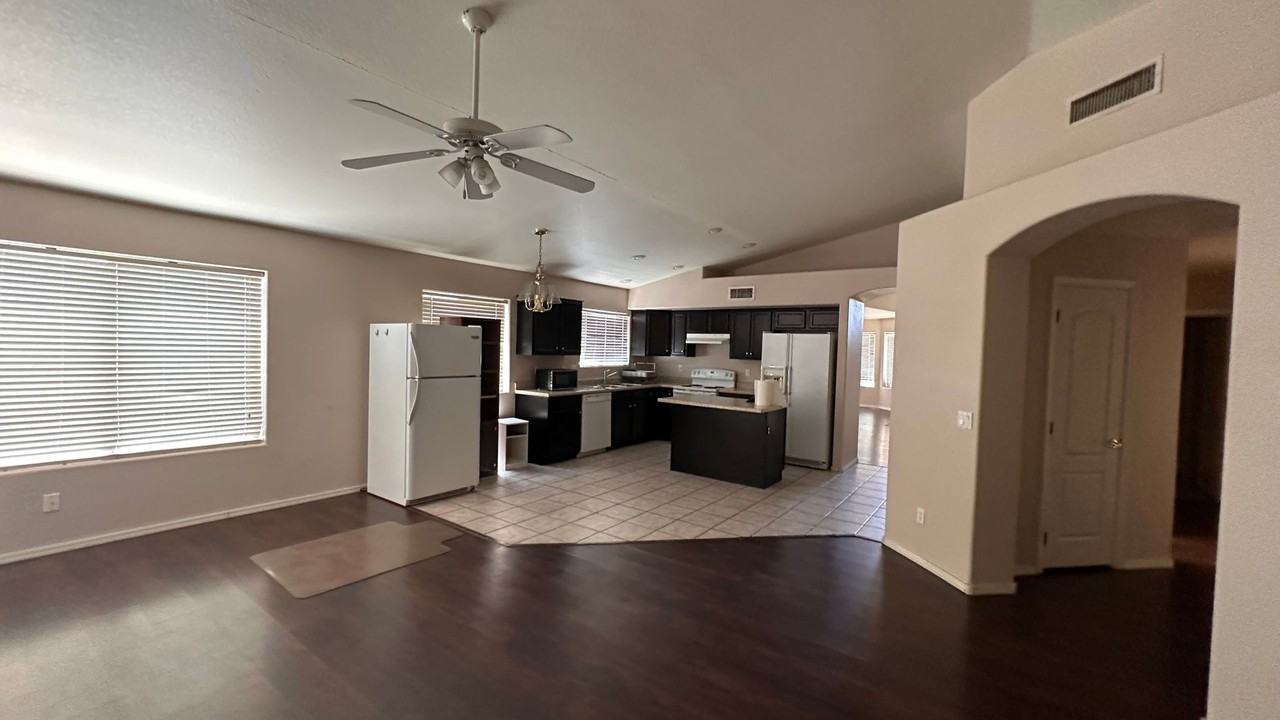 1616 W Kesler Ln - Photo 5 of 12