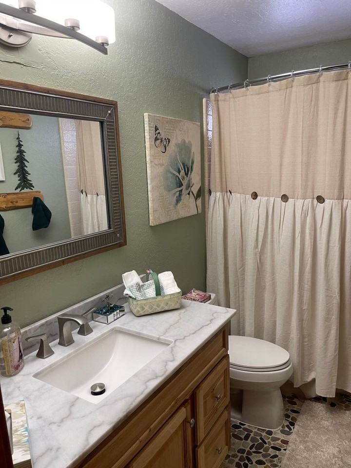 654 Jeff Ln - Photo 4 of 44