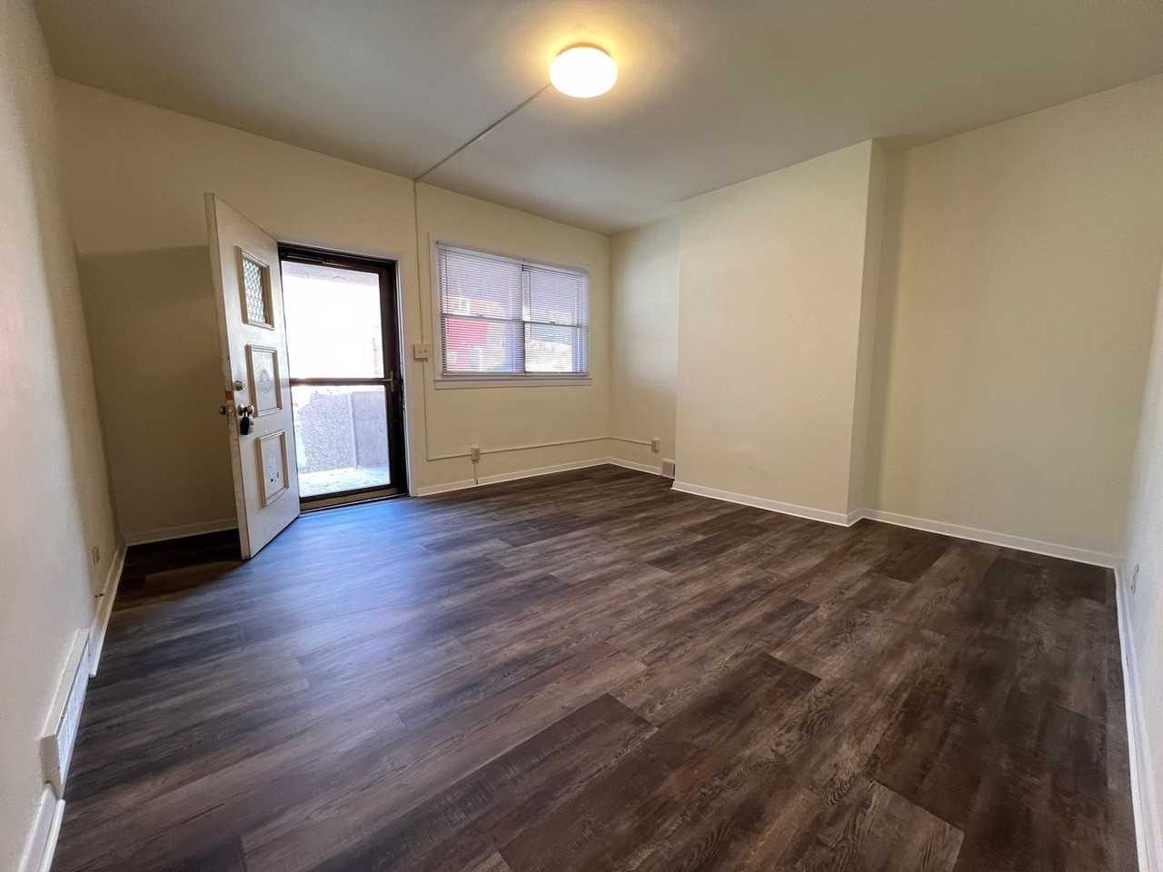 206 Amanda Ave - Photo 2 of 25