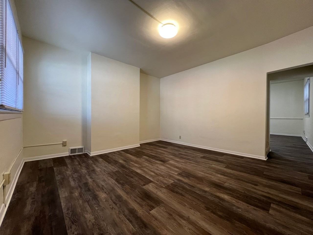 206 Amanda Ave - Photo 4 of 25