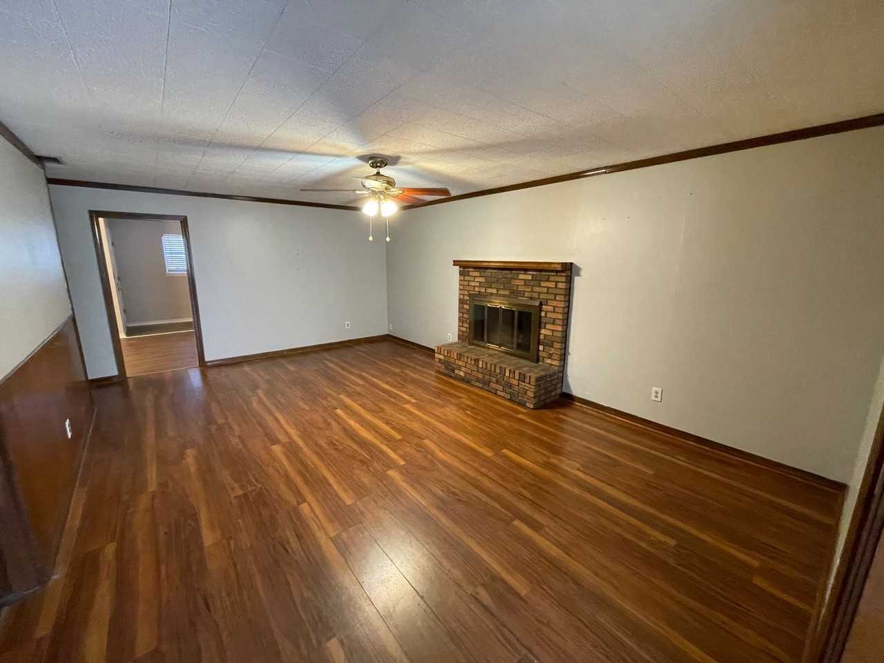 2031 Crabapple Dr - Photo 6 of 25